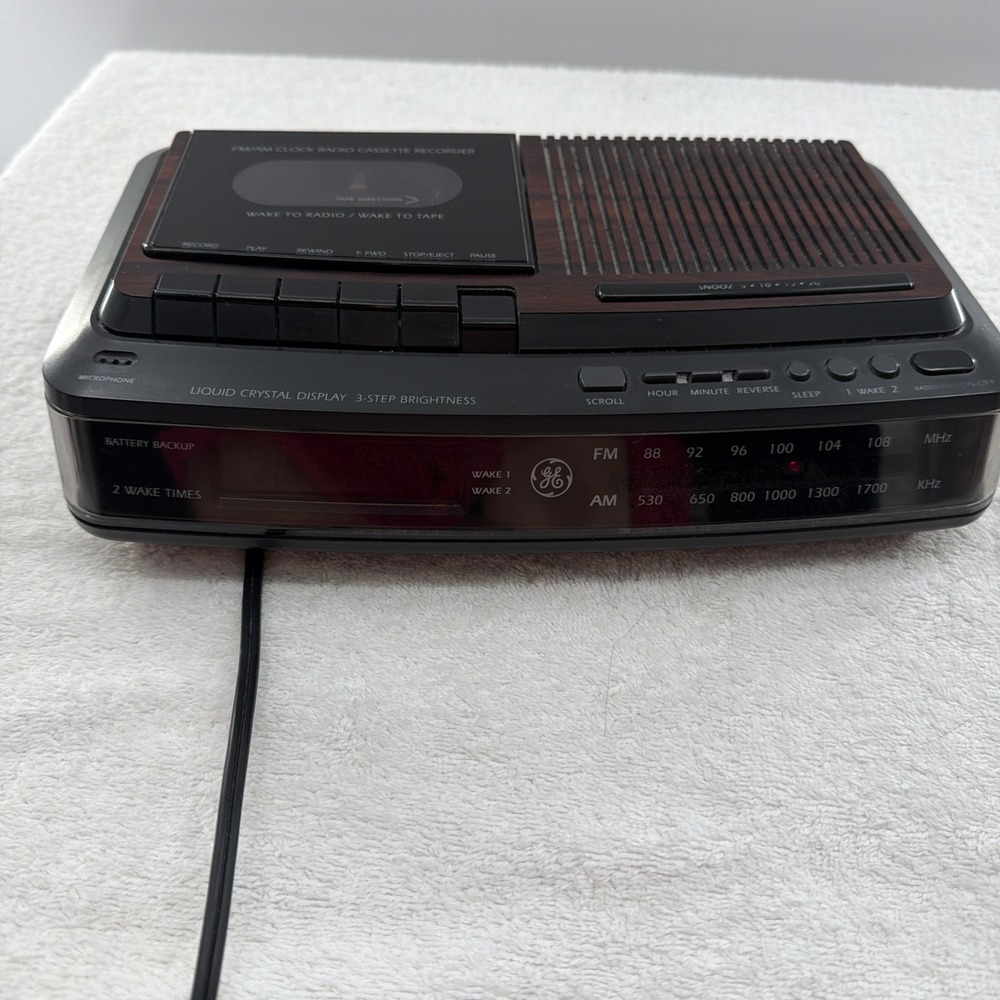 Vintage GE Model 7-4966A Dual Alarm Clock Radio & Cassette -needs Light Bulb